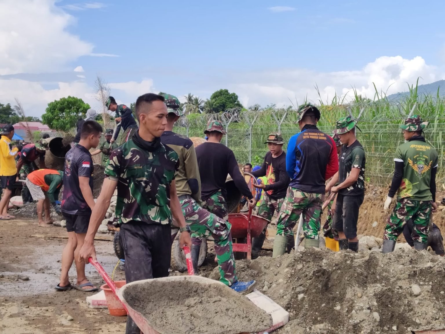 Satgas TMMD Ke 120 KODIM 1403 Palopo Terapkan Gotong Royong Harian Fajar