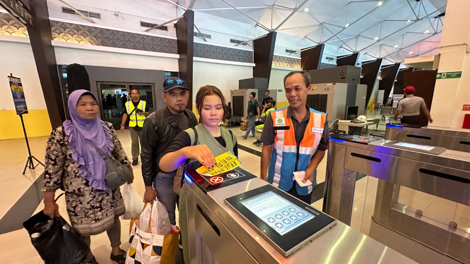 Pelindo Multi Terminal Siap Kawal Kelancaran Arus Penumpang Dan Barang ...