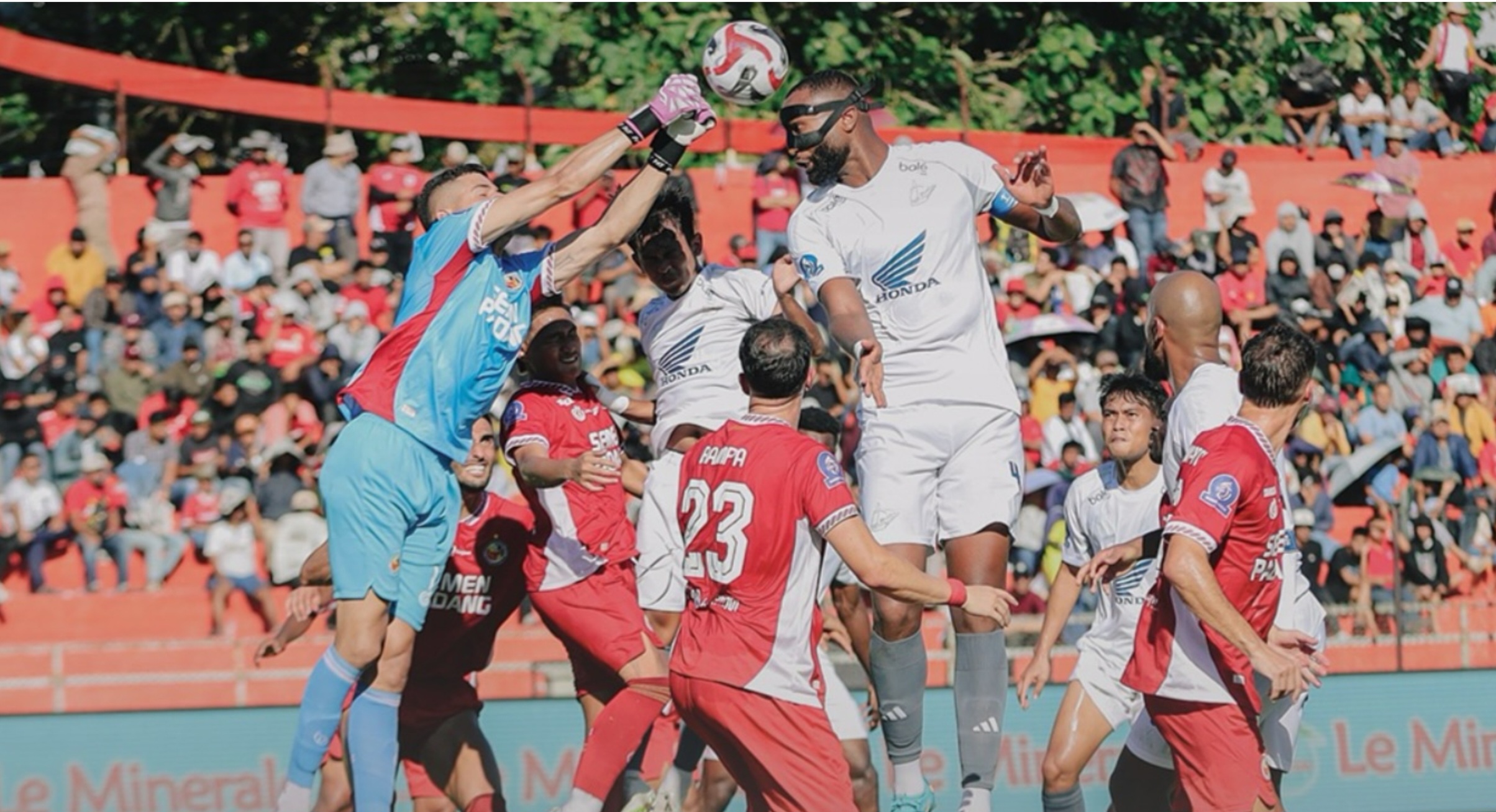 Liga 1 Laga Big Match Pekan Ini, PSM Vs Persebaya di Stadion BJ Habibie